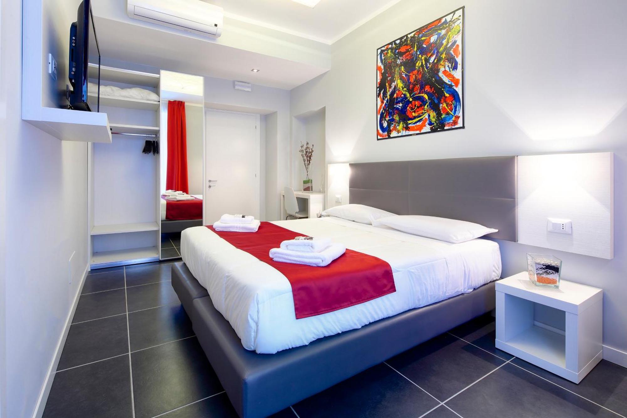Nearhome Smart Suites Guest House — Photos 3